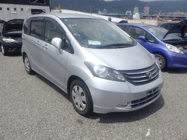 HONDA FREED 2010