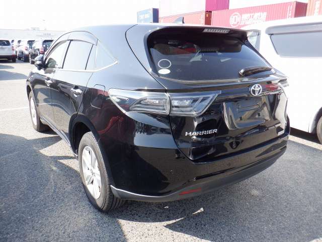 TOYOTA HARRIER photo 3