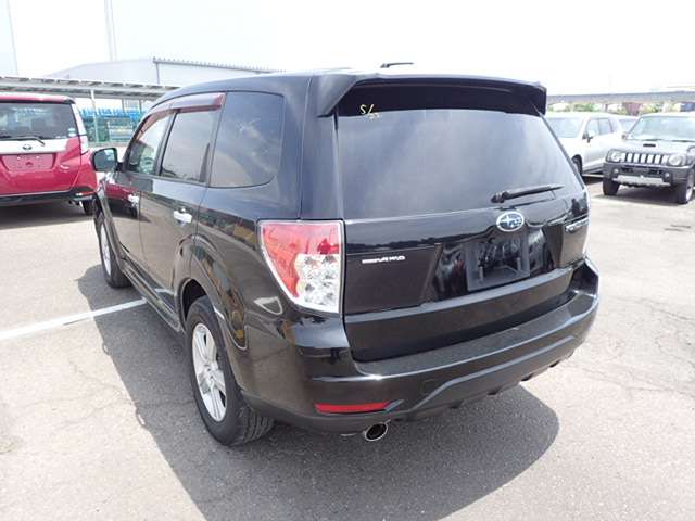 SUBARU FORESTER photo 3