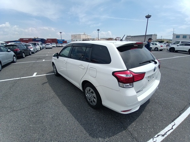 TOYOTA COROLLA FIELDER photo 3