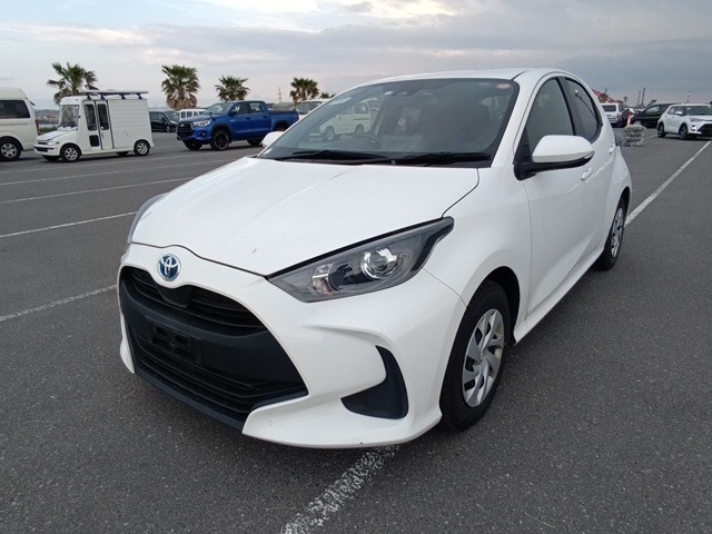 TOYOTA YARIS photo 2