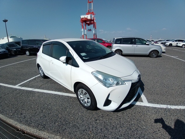 TOYOTA VITZ 2019