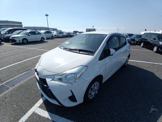 TOYOTA VITZ photo 2