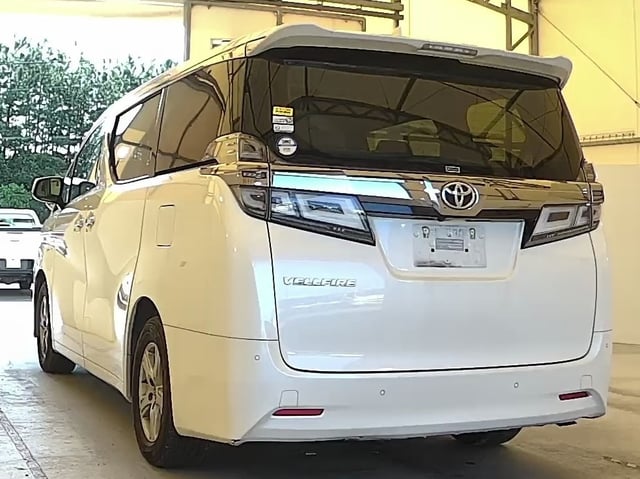 TOYOTA VELLFIRE photo 3