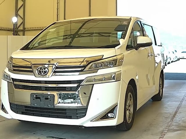 TOYOTA VELLFIRE photo 2