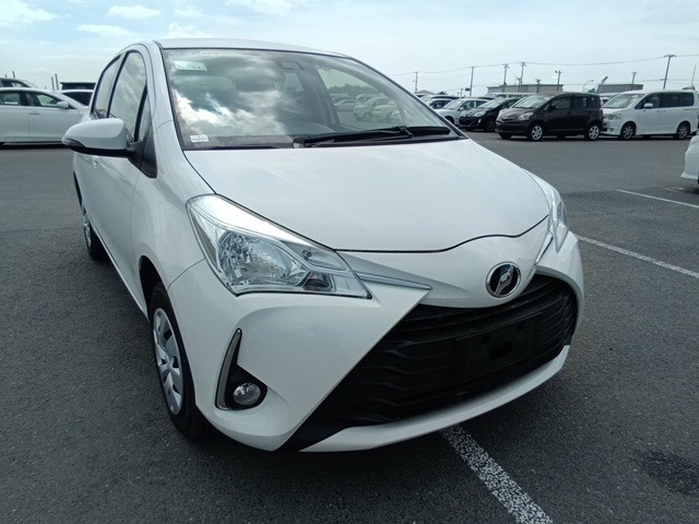 TOYOTA VITZ 2019