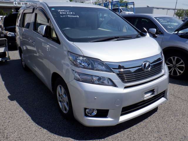TOYOTA VELLFIRE 2013