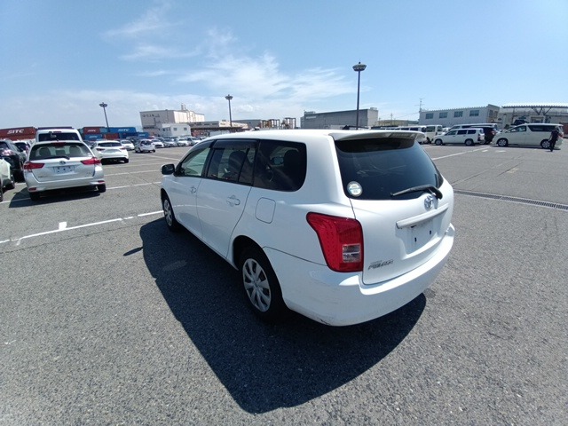 TOYOTA COROLLA FIELDER photo 3