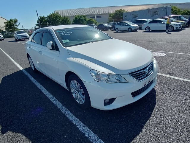 TOYOTA MARK X 2010