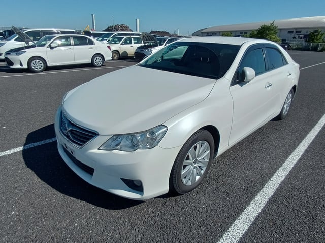TOYOTA MARK X photo 2