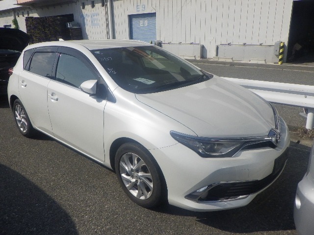 TOYOTA AURIS 2016