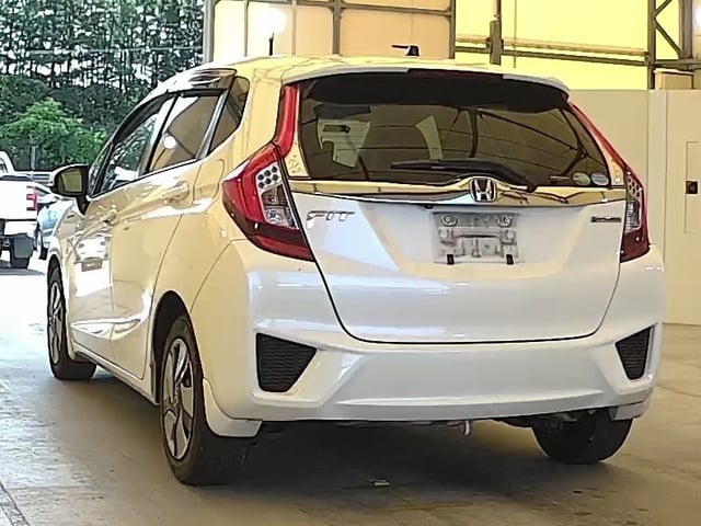 HONDA FIT HYBRID photo 3