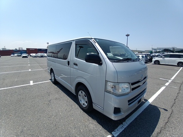 TOYOTA HIACE VAN 2012