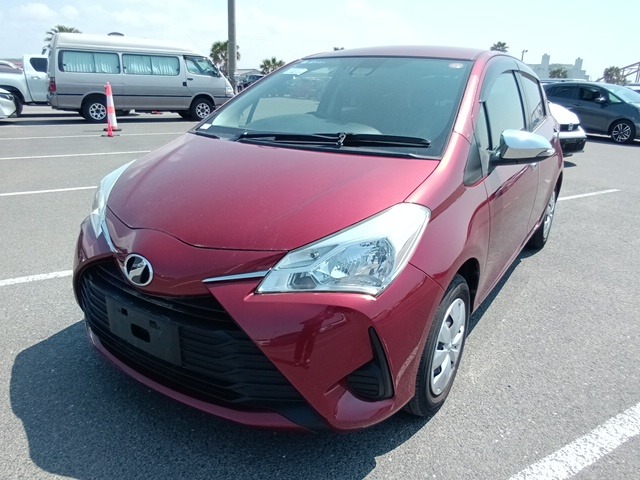 TOYOTA VITZ photo 2