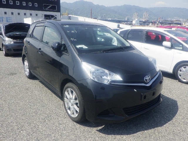 TOYOTA RACTIS 2011