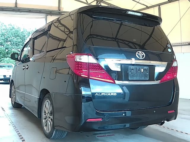TOYOTA ALPHARD photo 3
