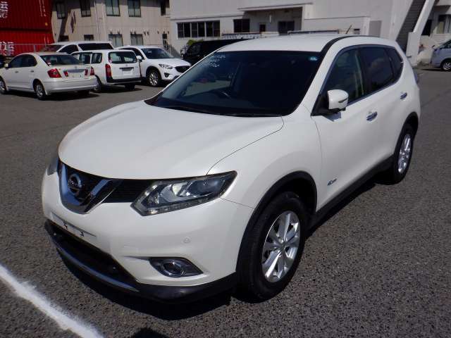 NISSAN XTRAIL photo 2
