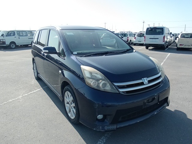 TOYOTA ISIS 2009