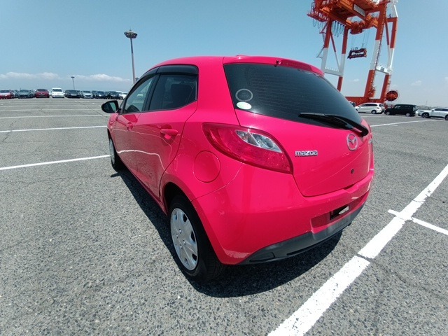 MAZDA DEMIO photo 3
