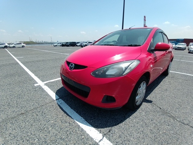 MAZDA DEMIO photo 2