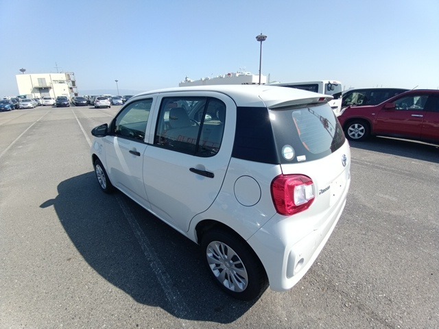 TOYOTA PASSO photo 3
