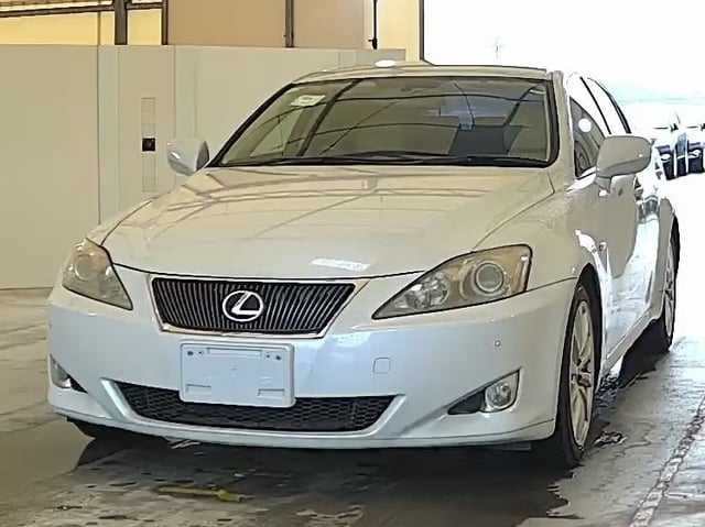 LEXUS IS250 photo 2