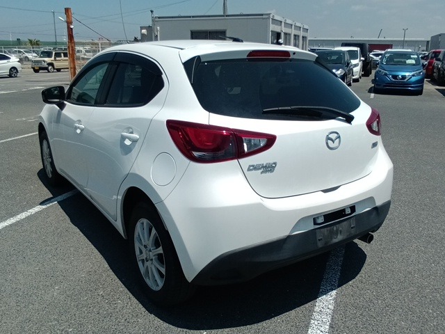 MAZDA DEMIO photo 3