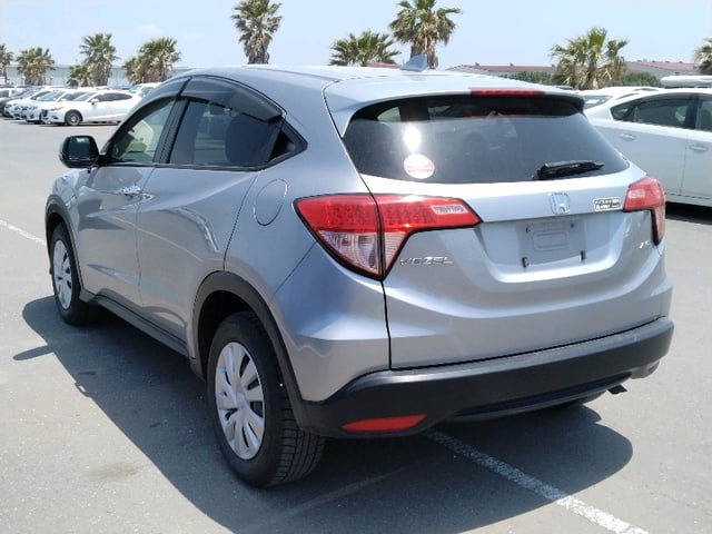 HONDA VEZEL photo 3