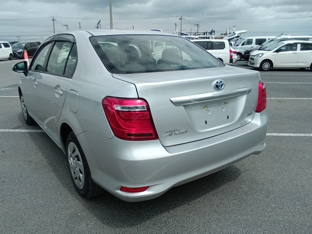 TOYOTA COROLLA AXIO photo 3