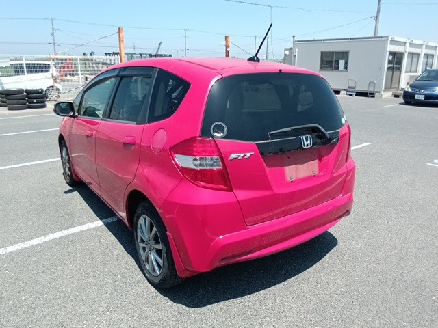 HONDA FIT photo 3
