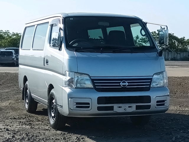 NISSAN CARAVAN 2005