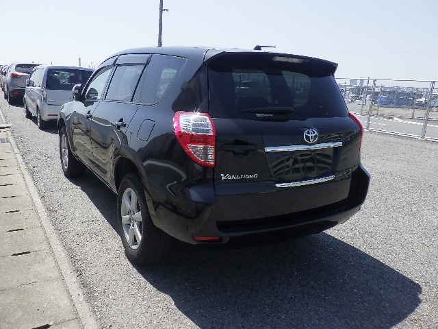 TOYOTA VANGUARD photo 3