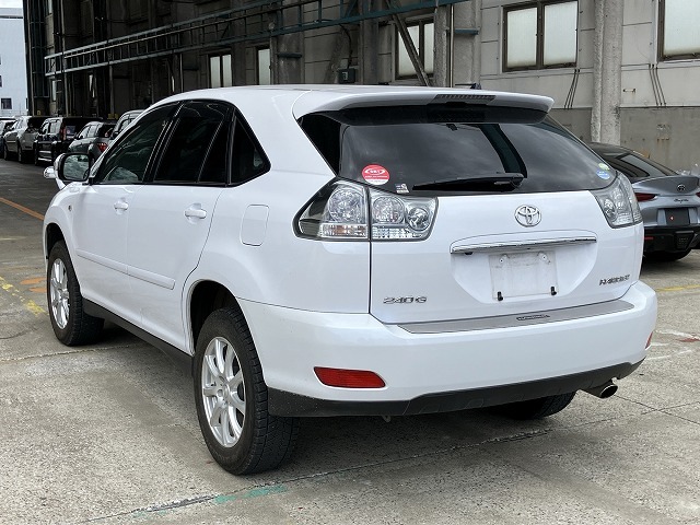 TOYOTA HARRIER photo 3