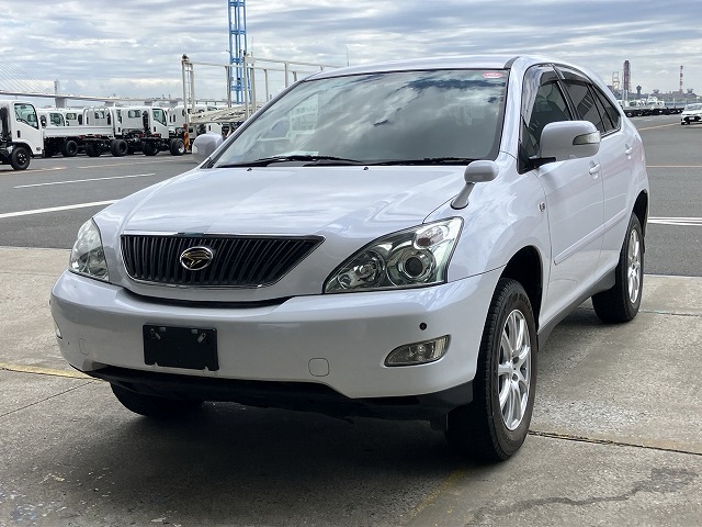 TOYOTA HARRIER photo 2