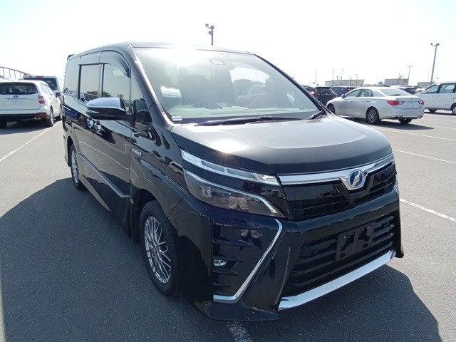 TOYOTA VOXY 2020
