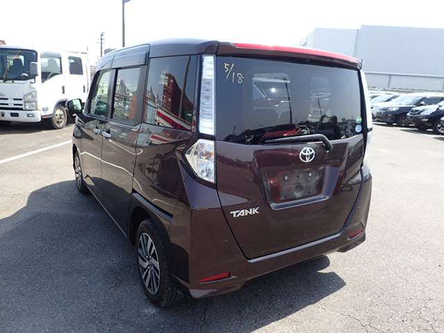 TOYOTA TANK photo 3