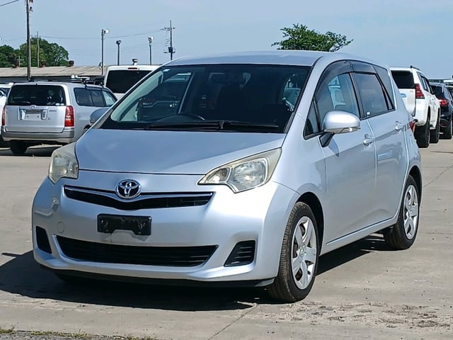 TOYOTA RACTIS photo 3
