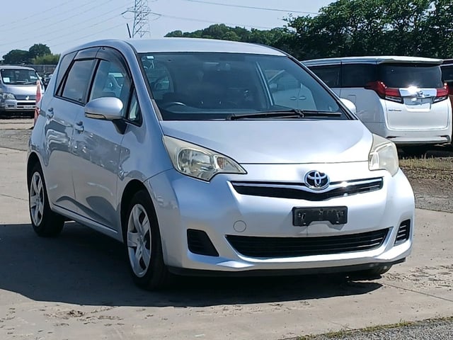 TOYOTA RACTIS 2011