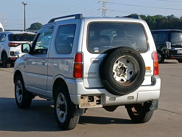 SUZUKI JIMNY photo 2