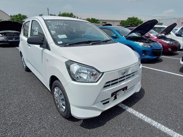 DAIHATSU MIRA ES 2024