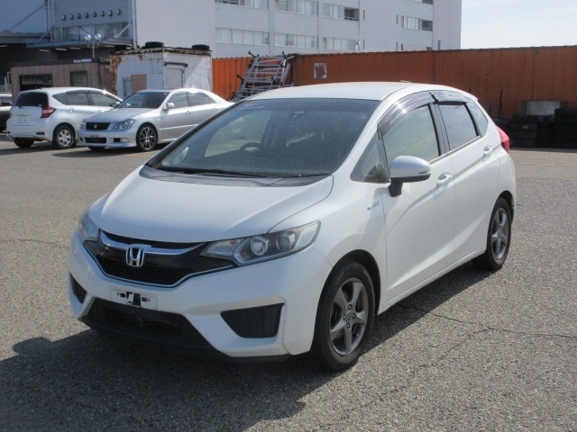 HONDA FIT HYBRID photo 2