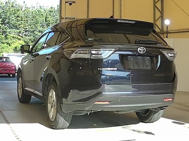 TOYOTA HARRIER photo 3