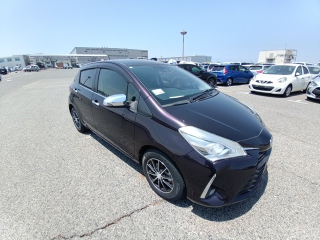 TOYOTA VITZ 2017