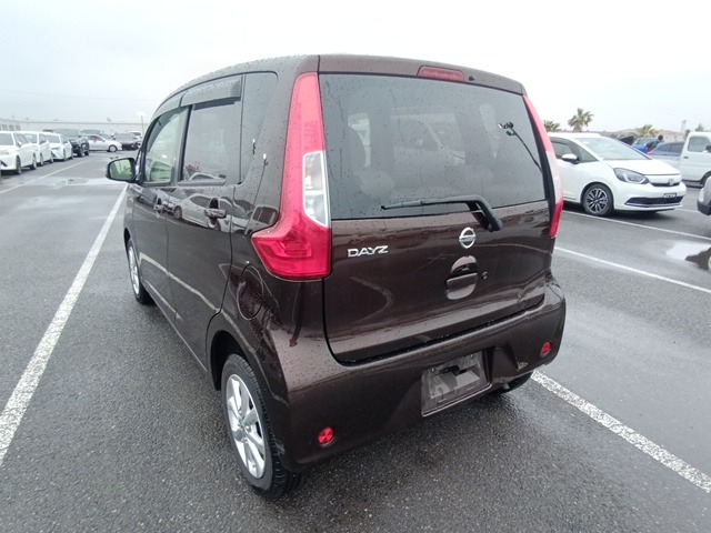 NISSAN DAYZ photo 3