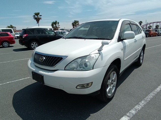 TOYOTA HARRIER photo 2