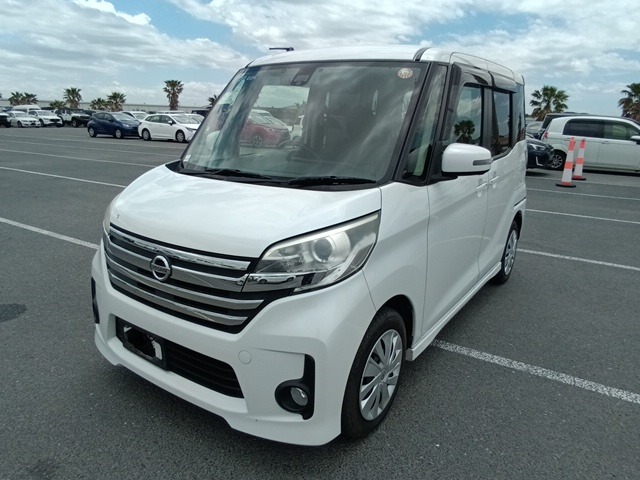 NISSAN DAYZ ROOX photo 2