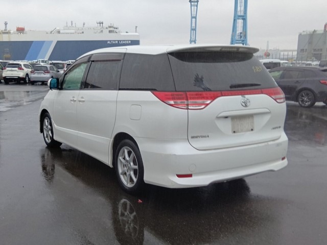 TOYOTA ESTIMA photo 3