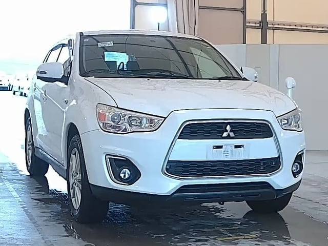 MITSUBISHI RVR 2013