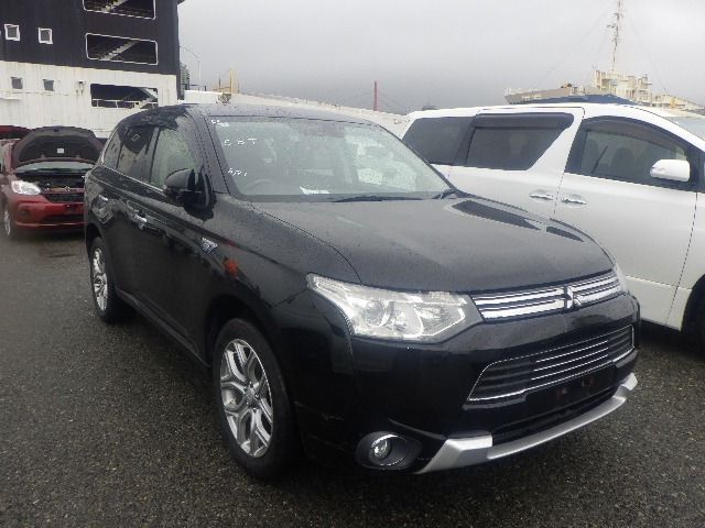 MITSUBISHI OUTLANDER PHEV 2015