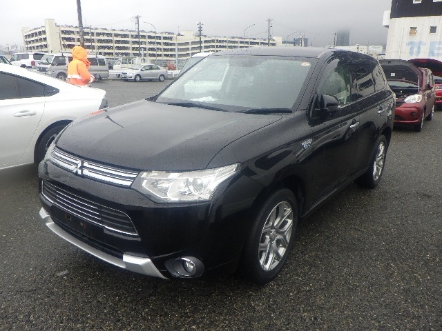 MITSUBISHI OUTLANDER PHEV photo 2